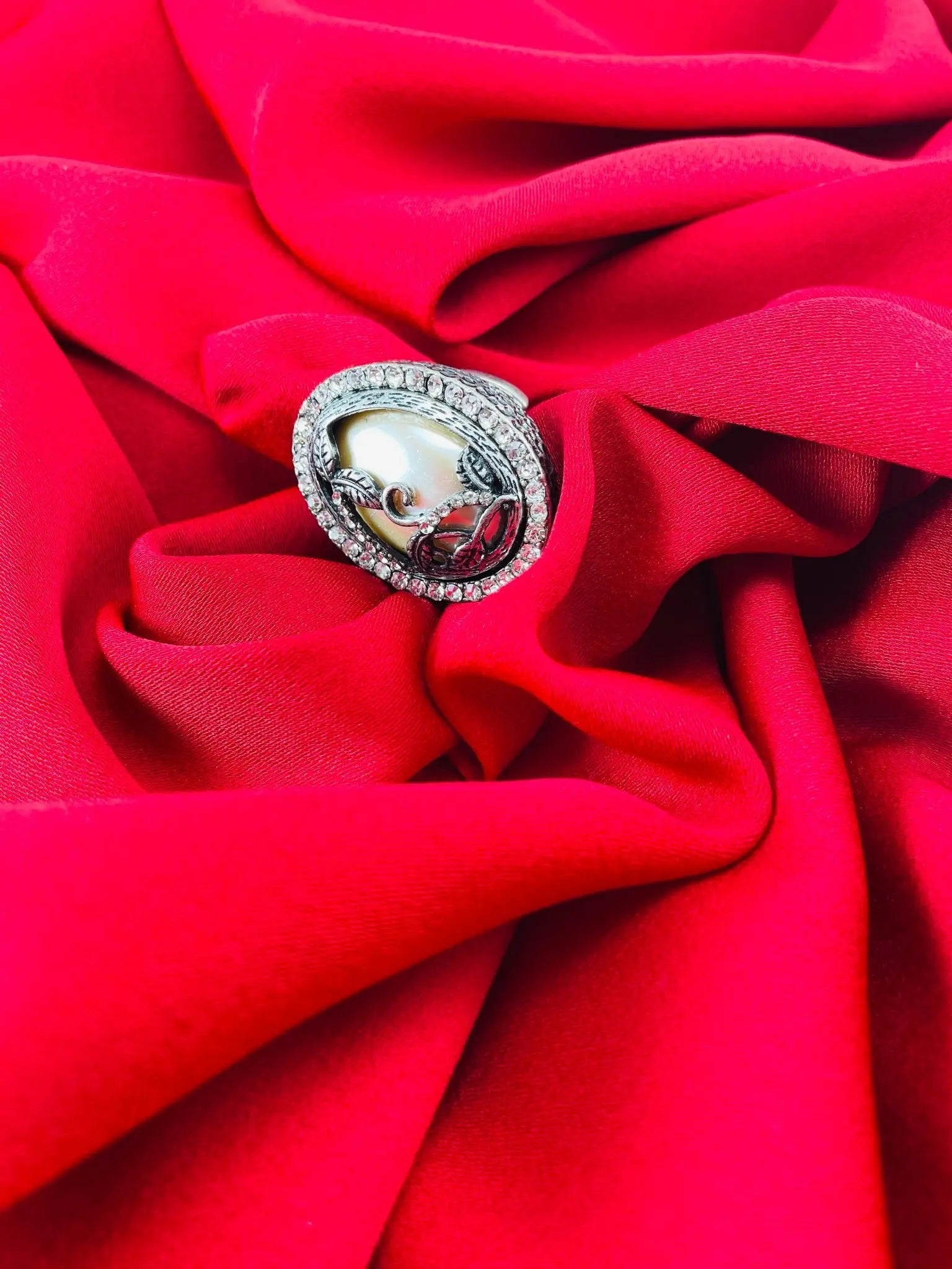 Lydia Oval Cocktail Ring Product vendor